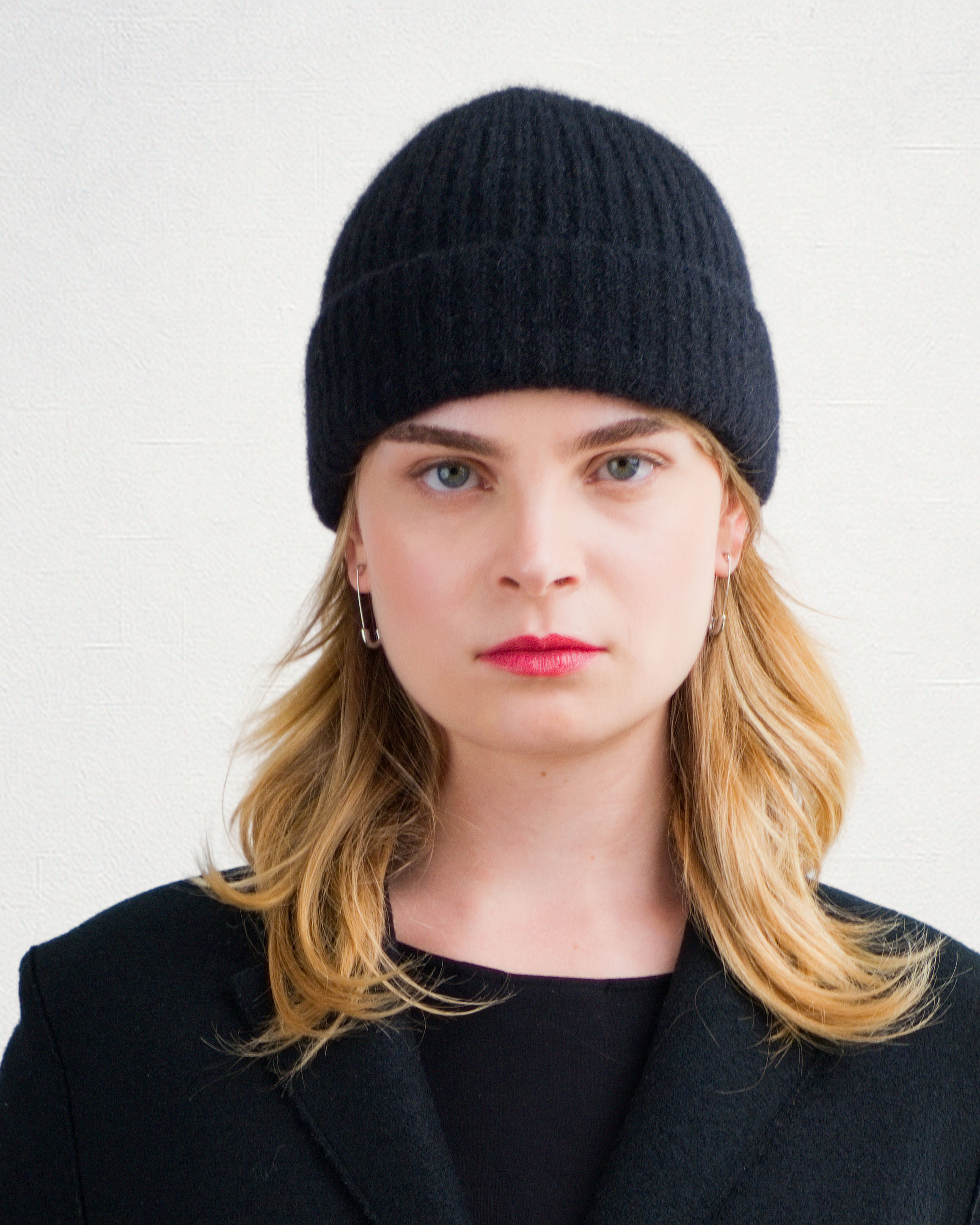 Noir – Beanie gestrickt aus Baby Alpaka