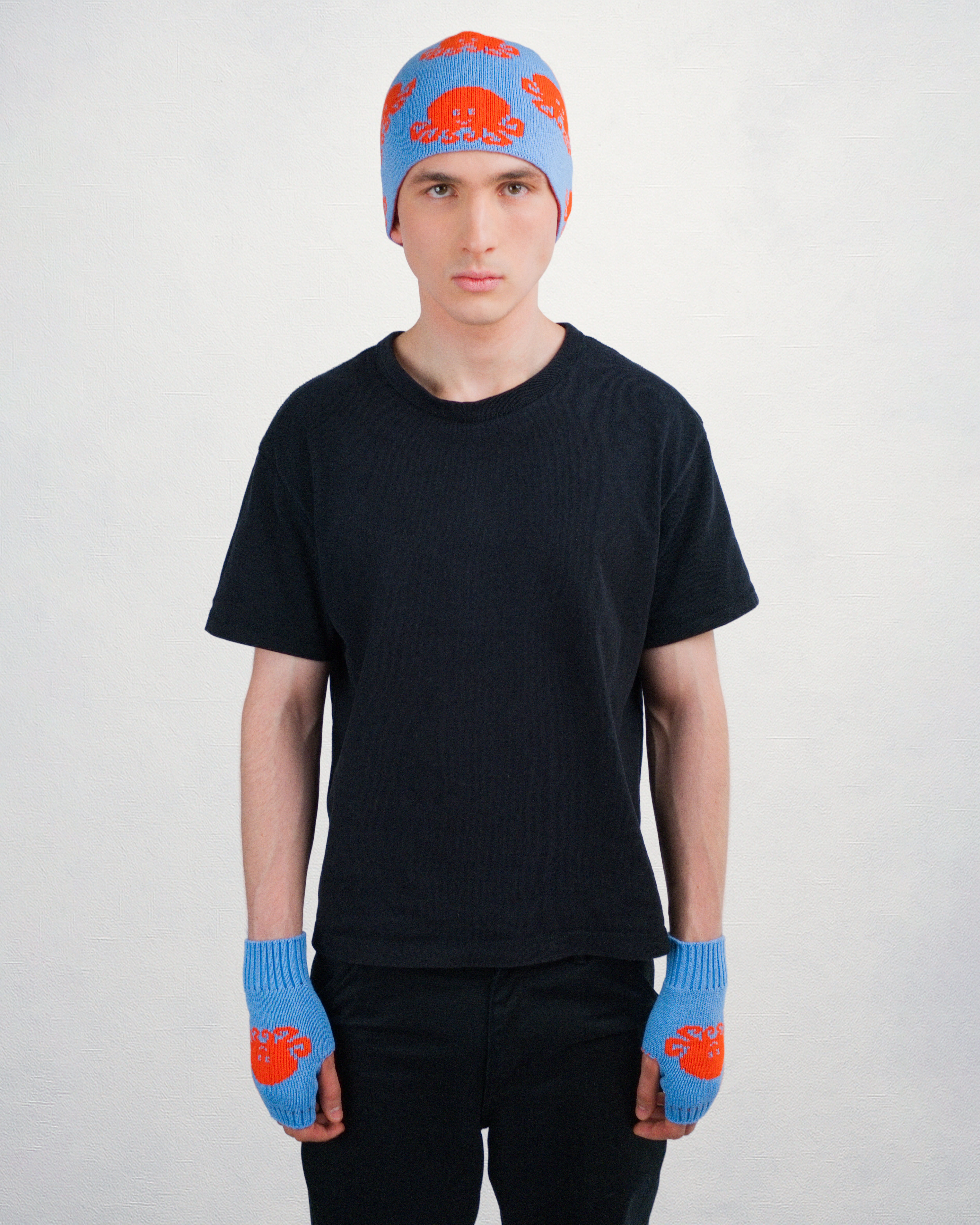 NATURAL – Skull Cap aus Merinowolle in Hellblau & Orange