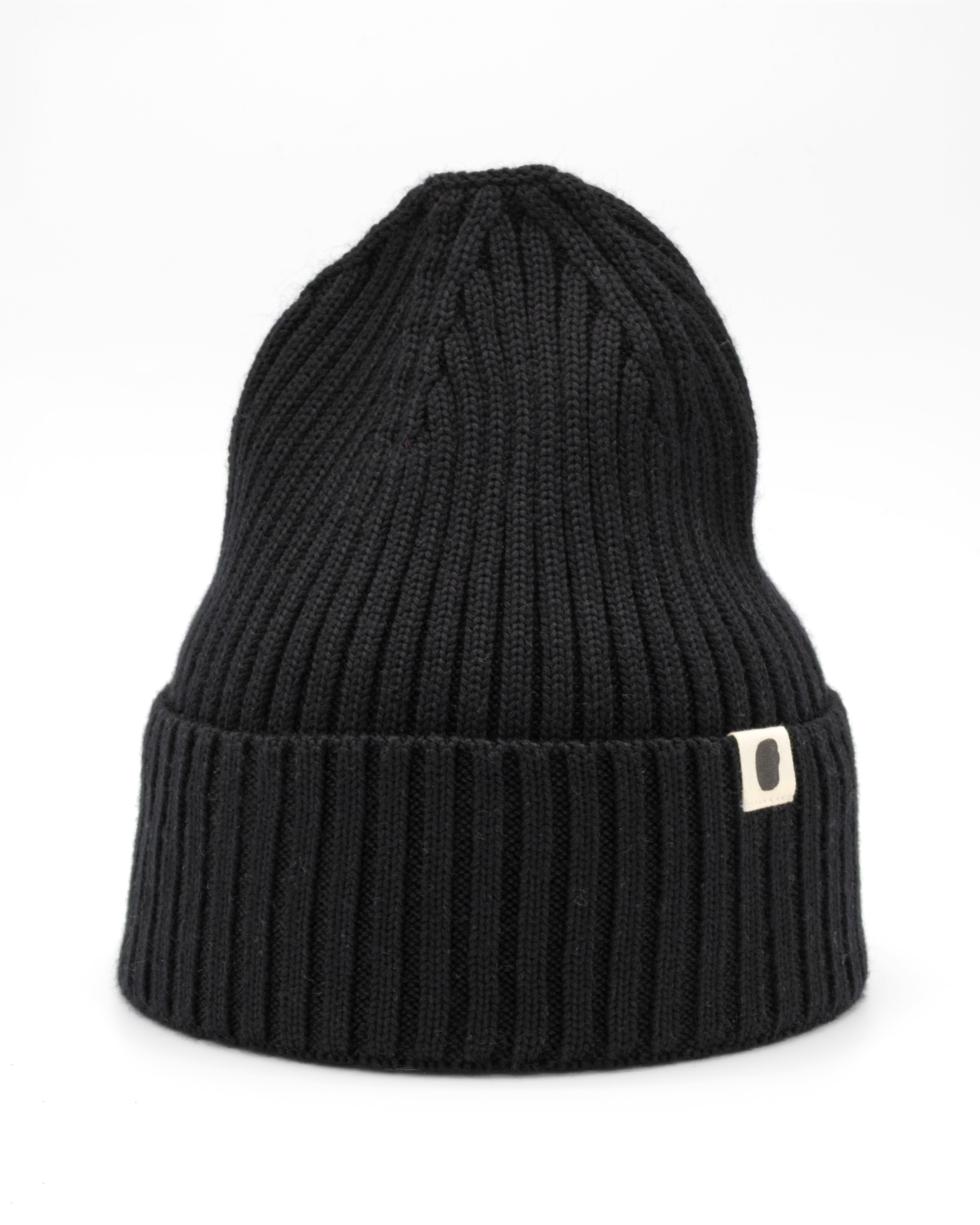 One - das einfarbige Winterbeanie für ein Satz warme Ohren
